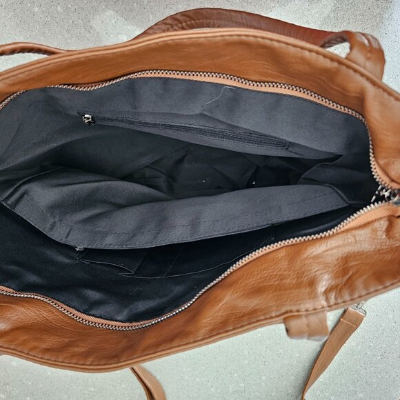 Rustic Oversized Leather Shoulder bag - Picture 2 of 4